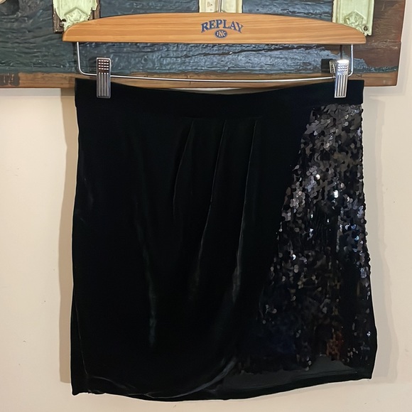 Zara Black Velvet Sequin Drape Skirt Size Medium - Picture 10 of 16